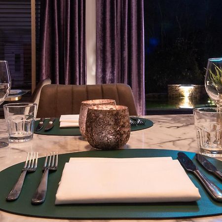 Asperion Hillside Hotel جيلدفورد المظهر الخارجي الصورة