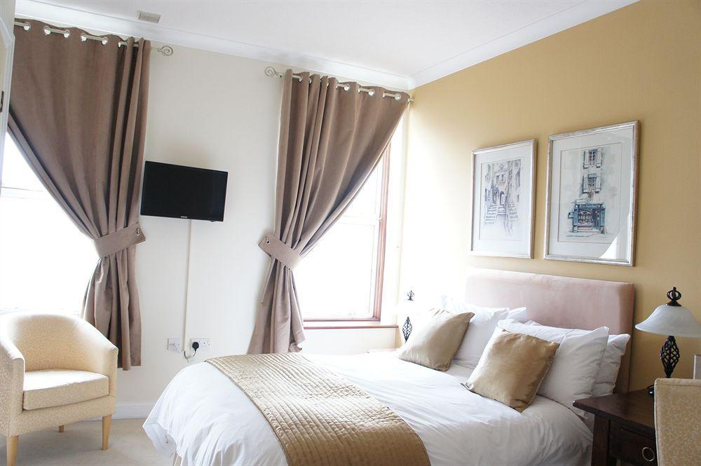 Asperion Hillside Hotel جيلدفورد المظهر الخارجي الصورة