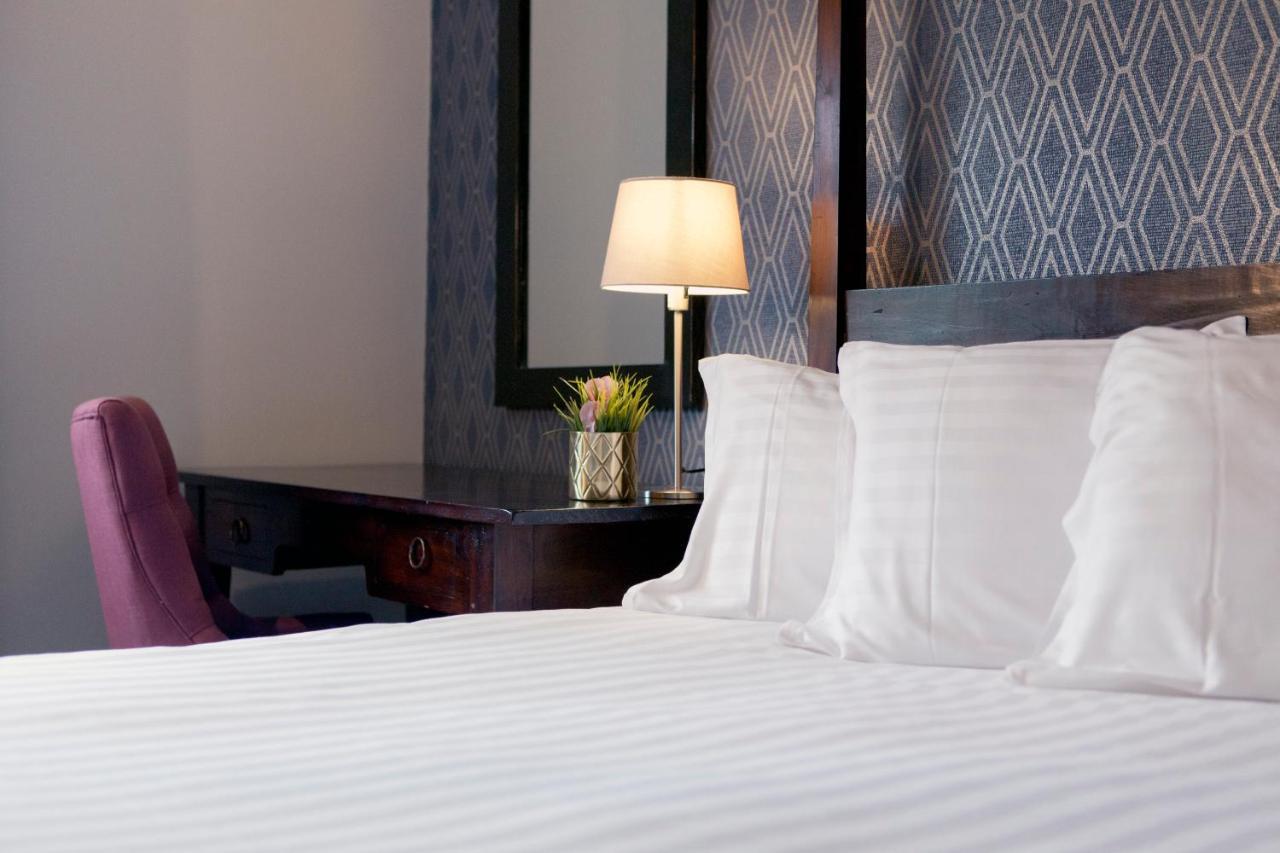 Asperion Hillside Hotel جيلدفورد المظهر الخارجي الصورة