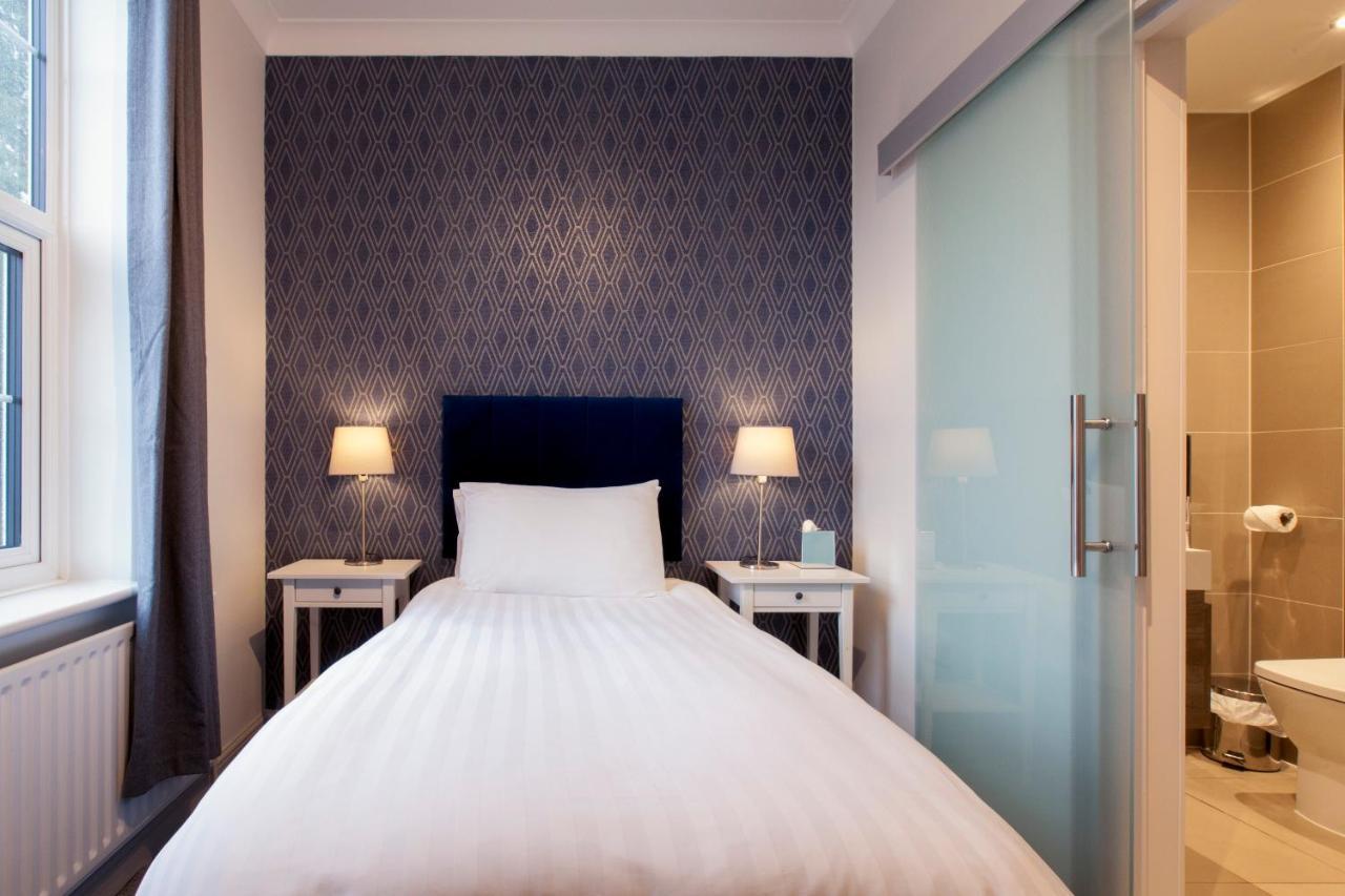 Asperion Hillside Hotel جيلدفورد المظهر الخارجي الصورة
