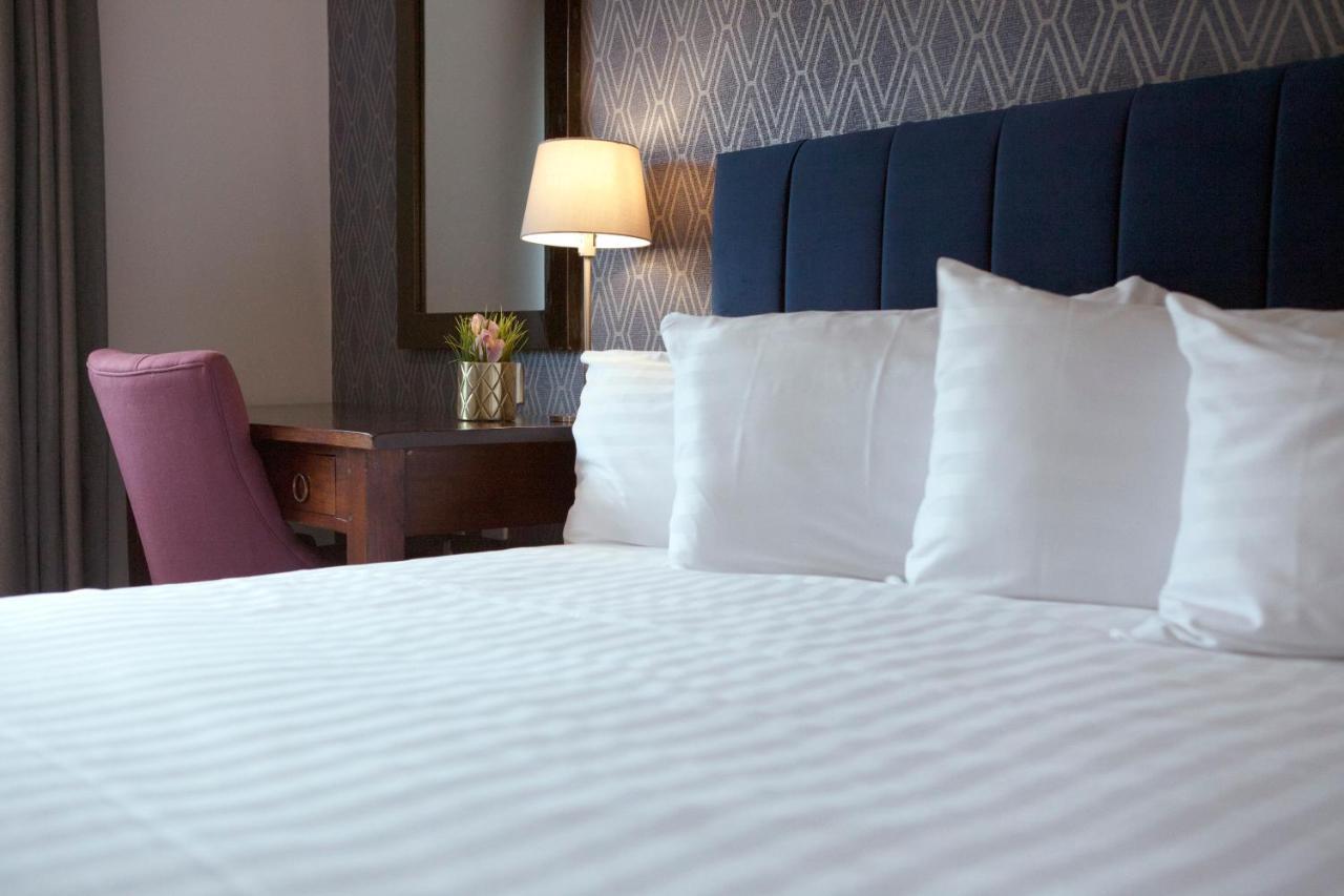 Asperion Hillside Hotel جيلدفورد المظهر الخارجي الصورة