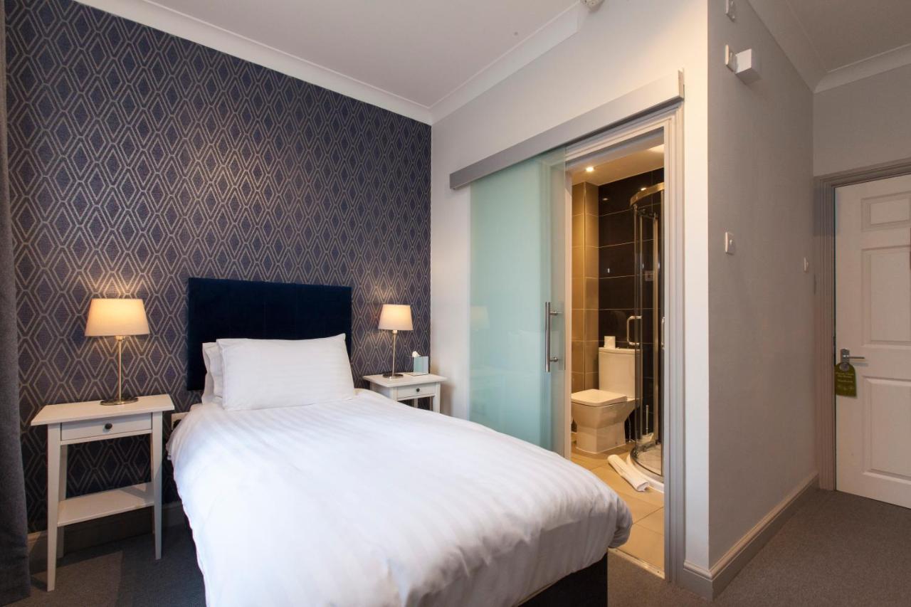 Asperion Hillside Hotel جيلدفورد المظهر الخارجي الصورة